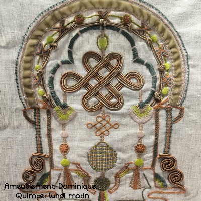 Rubans, velours et cocardes.